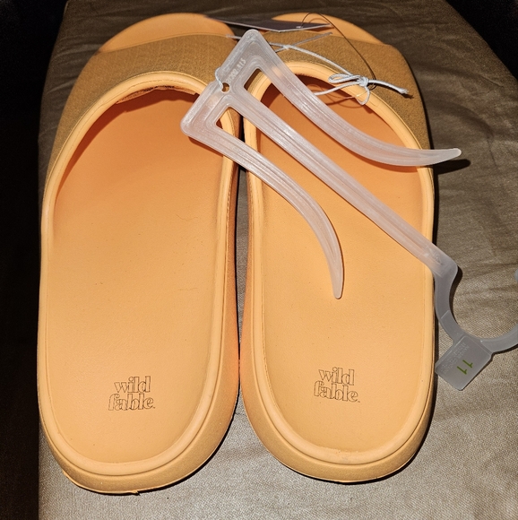 Wild Fable orange slide sandals, women's 13, men's 11 - Picture 2 of 4